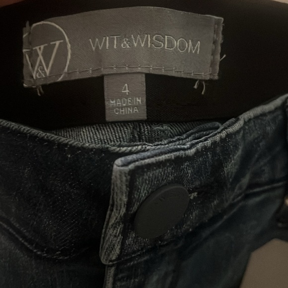 Wit & Wisdom Ab Solution Straight Leg Distressed Denim Jean - Picture 5 of 7